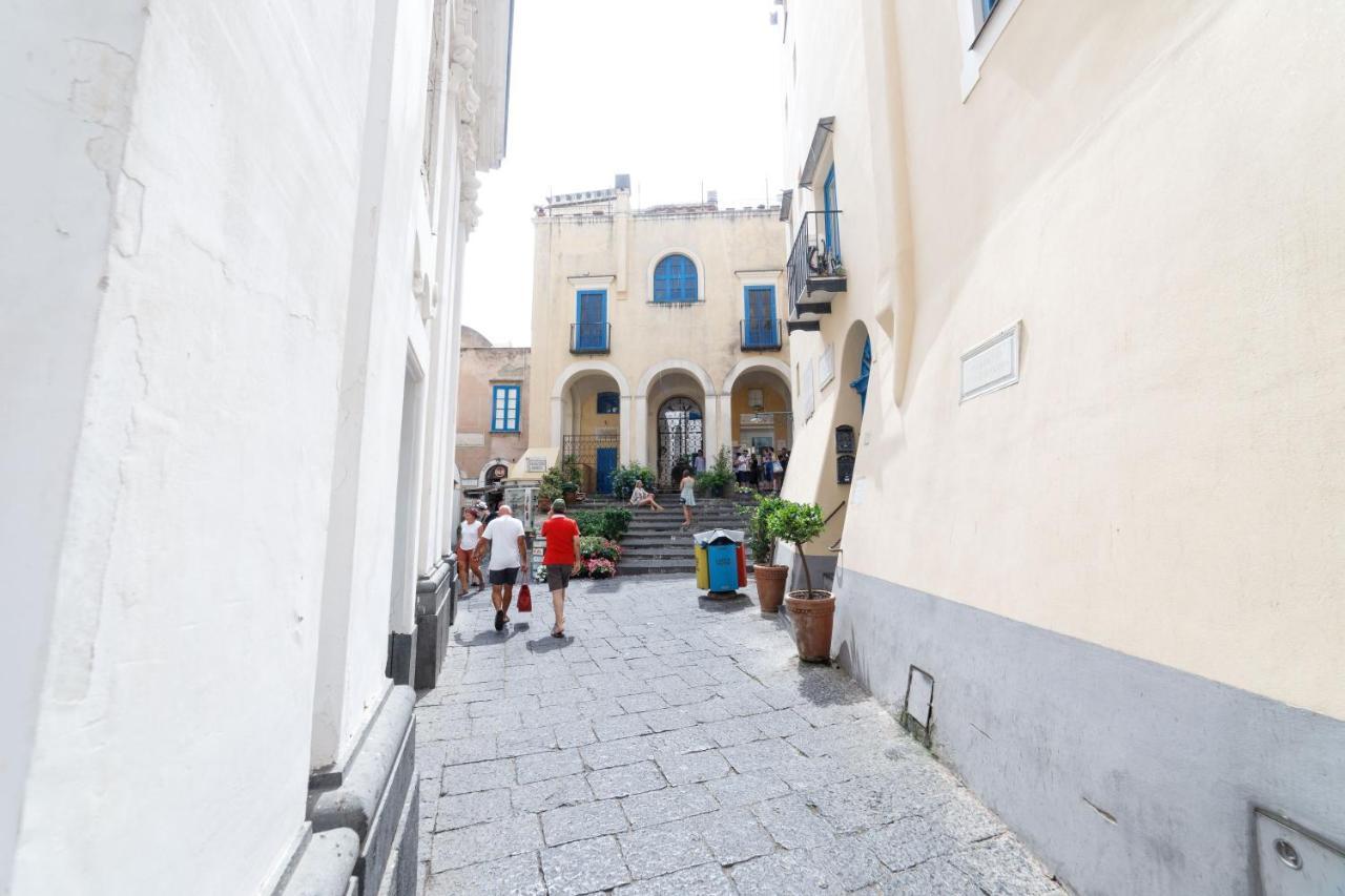 Qasar Luxury Suite - In Capri'S Piazzetta Bagian luar foto