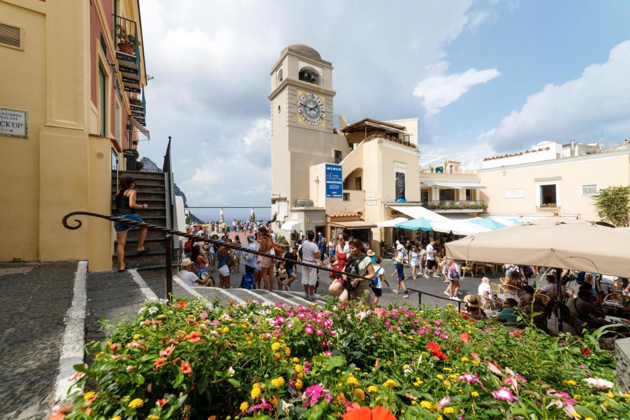 Qasar Luxury Suite - In Capri'S Piazzetta Bagian luar foto